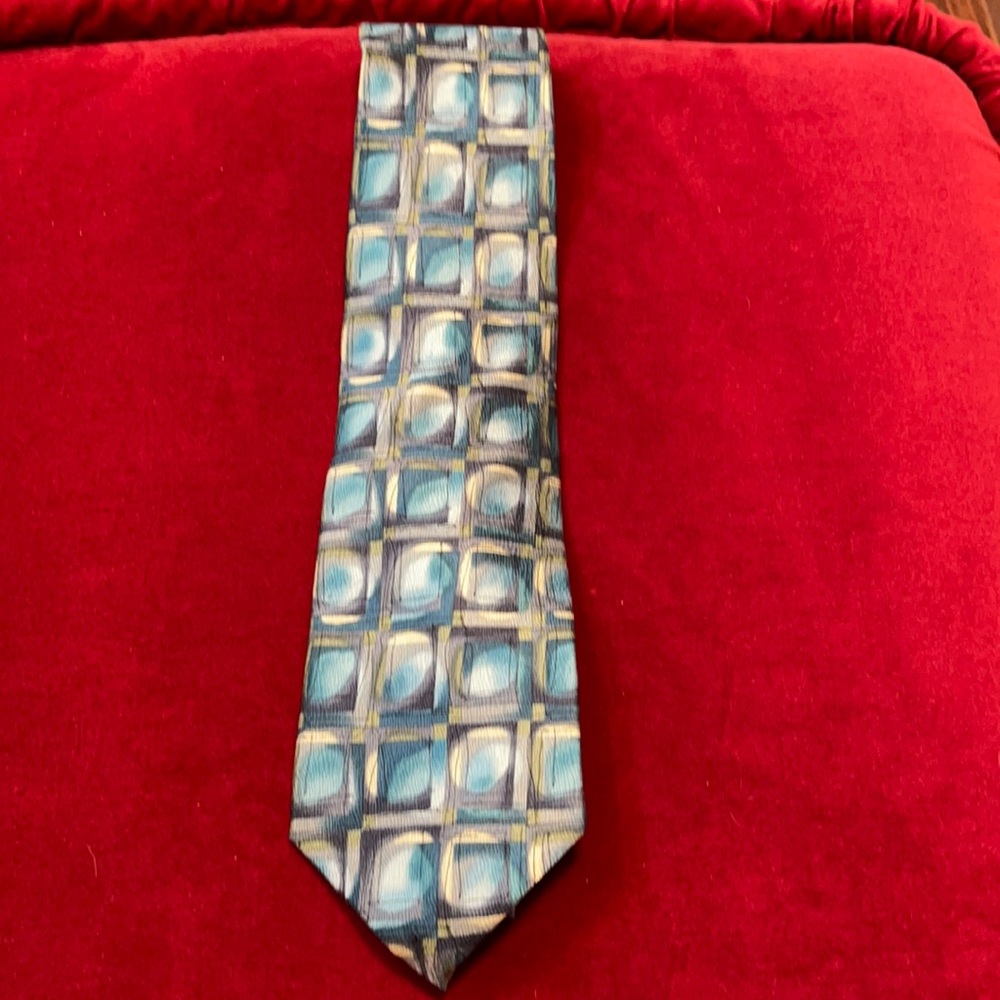 J. Garcia 2007 Blue geometric print 100% Silk tie